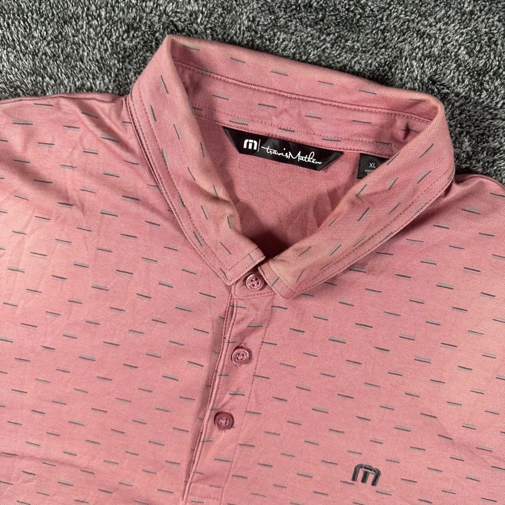 Travis Mathew Polo Shirt Mens XL Pink Dash Print Short Sleeve Golf Activewear